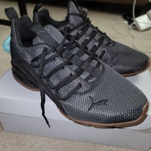 Puma Axelion Sneaker - Mens Size 9